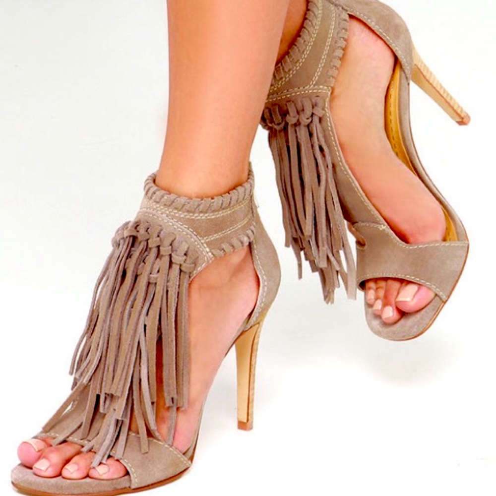 Chinese Laundry Grey Suede Leather Fringe Sandals